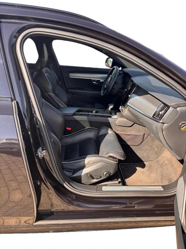Volvo V60 Kombi Momentum Pro Klima Navi Einparkhilfe 