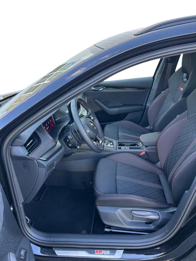 Skoda Octavia Combi Combi*RS*AHK*DSG*NAVI*ACC*elKlappe* 
