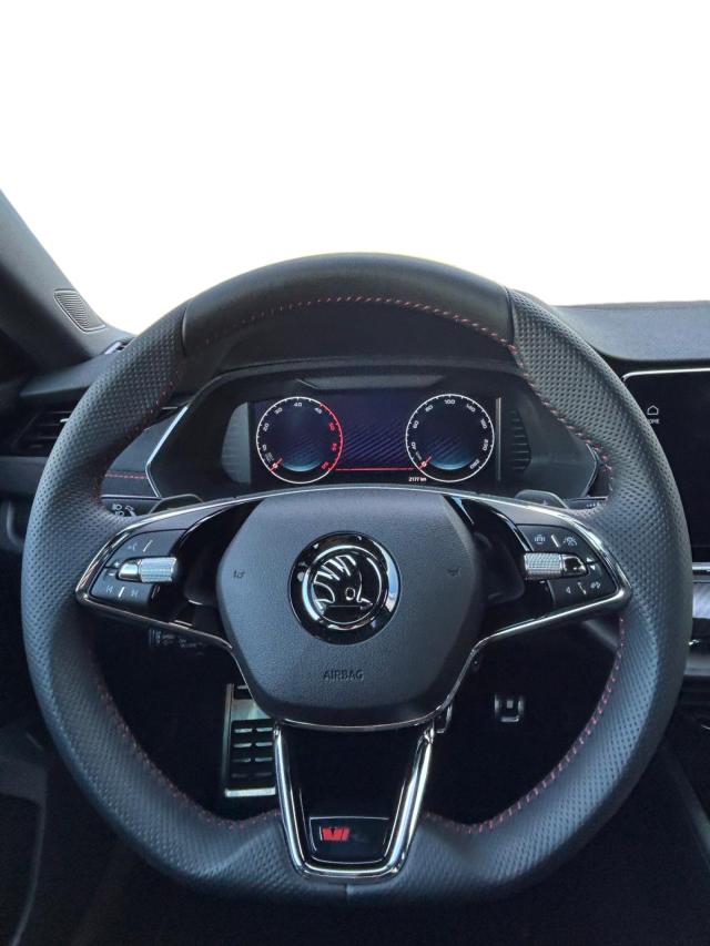 Skoda Octavia Combi Combi*RS*AHK*DSG*NAVI*ACC*elKlappe* 