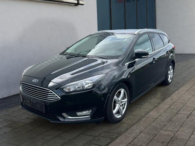Ford Focus Turnier Titanium*1.Hand*Navi*BT*8-fach* 