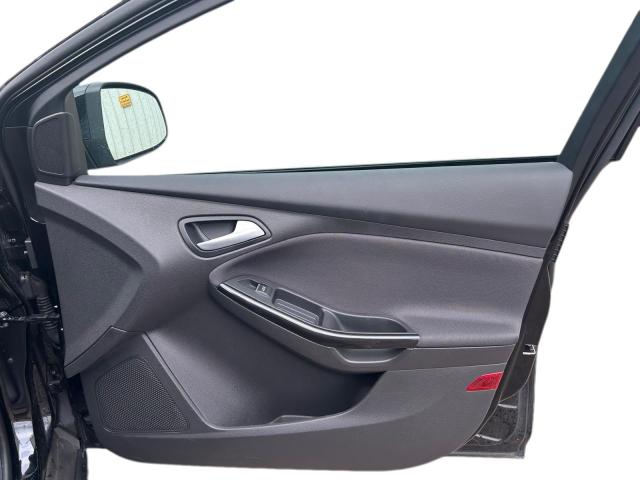 Ford Focus Turnier Titanium*1.Hand*Navi*BT*8-fach* 