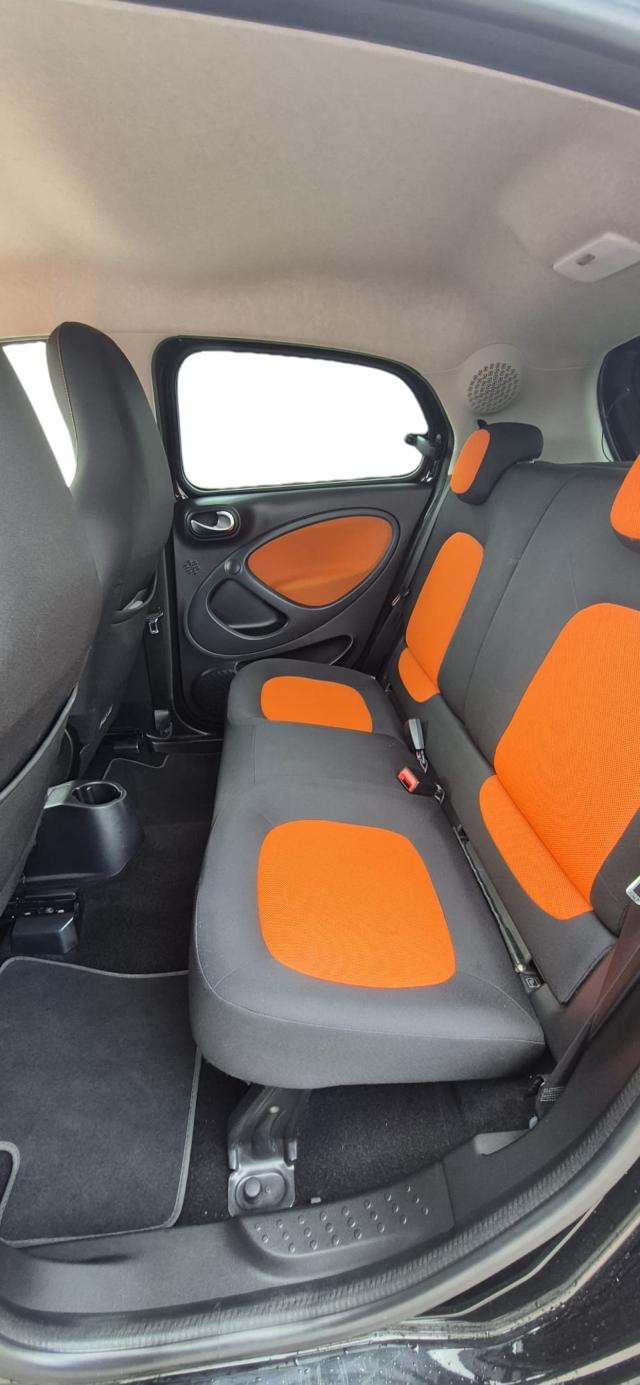 Smart forfour Passion*Cool&Audio*Sitzheiz*Tempomat* 
