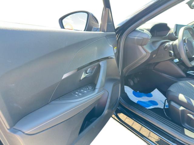 Peugeot 2008 Allure*Navi*LED*Touch*1.Hand* Klima Navi 