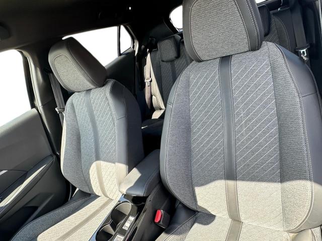 Peugeot 2008 Allure*Navi*LED*Touch*1.Hand* Klima Navi 