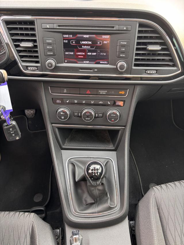 Seat Leon Sportstourer ST 1.4 16V Style*gepflegt*8-fach*TÜV neu* 
