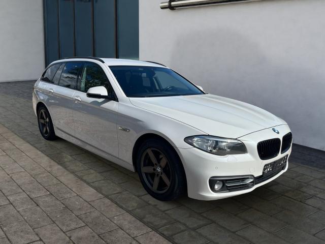 BMW 5er Touring - 520d 520 d*AHK*BiXenon*Gepflegt* Klima