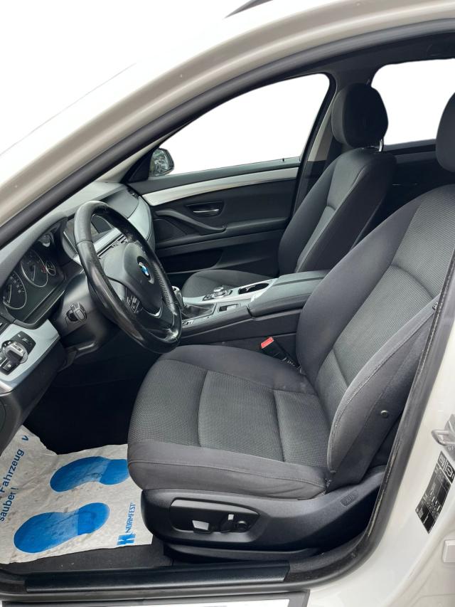 BMW 5er Touring 520d 520 d*AHK*BiXenon*Gepflegt* Klima 