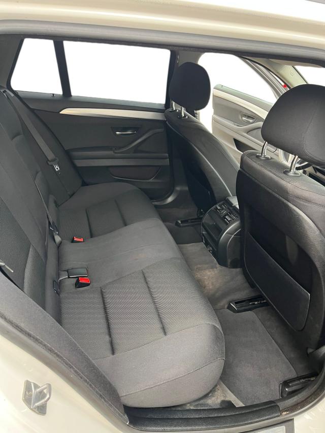 BMW 5er Touring 520d 520 d*AHK*BiXenon*Gepflegt* Klima 