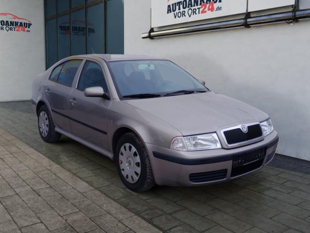 Skoda Octavia - Lim.1.6 Tour*Klima* Klima Einparkhilfe