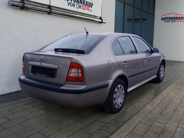 Skoda Octavia Lim.1.6 Tour*Klima* Klima Einparkhilfe 