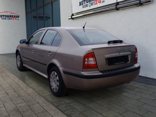 Skoda Octavia Lim.1.6 Tour*Klima* Klima Einparkhilfe 