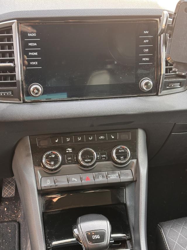 Skoda Karoq Style 1.5TSI*LED*DSG*TÜV-NEU* Klima 