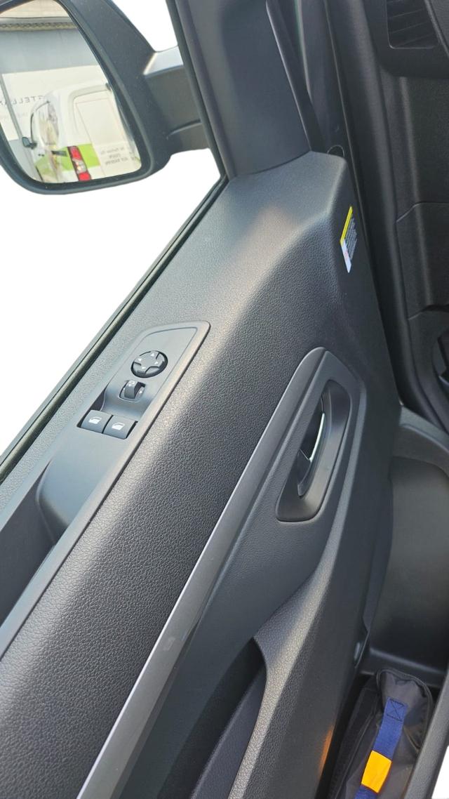 Peugeot Traveller Allure 180 2.2 L2*Vollausstattung*AHK* 