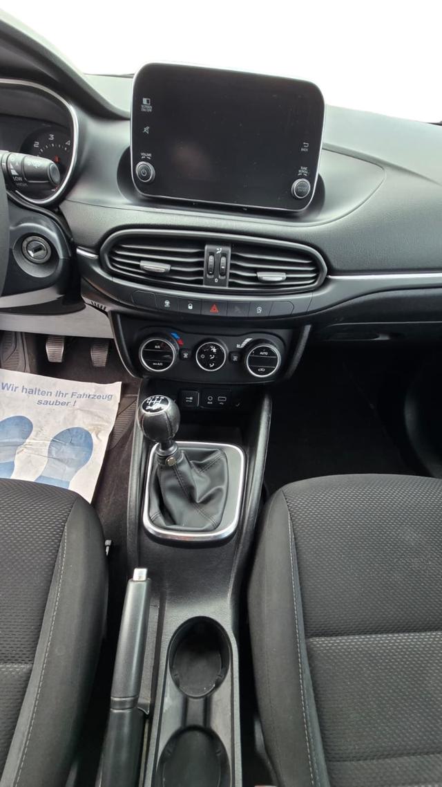 Fiat Tipo 5-T&uuml;rer Lounge 1.6 JTDM*NAVI*DAB*T&Uuml;V-Neu* Klima 