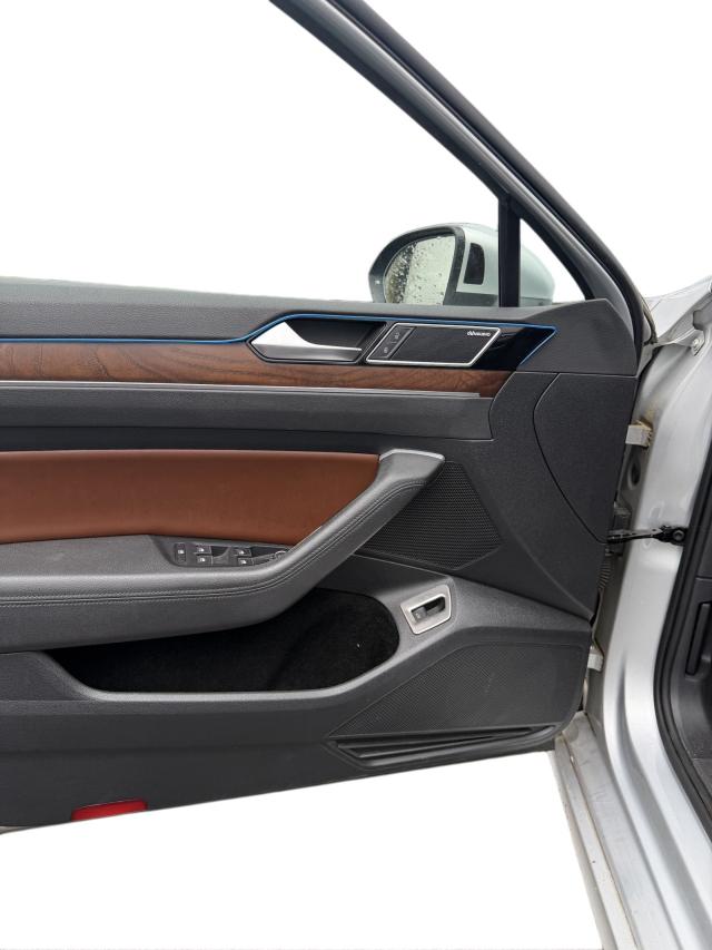Volkswagen Passat Variant Highline*R-Line*LED*PANO*Dynaudio 