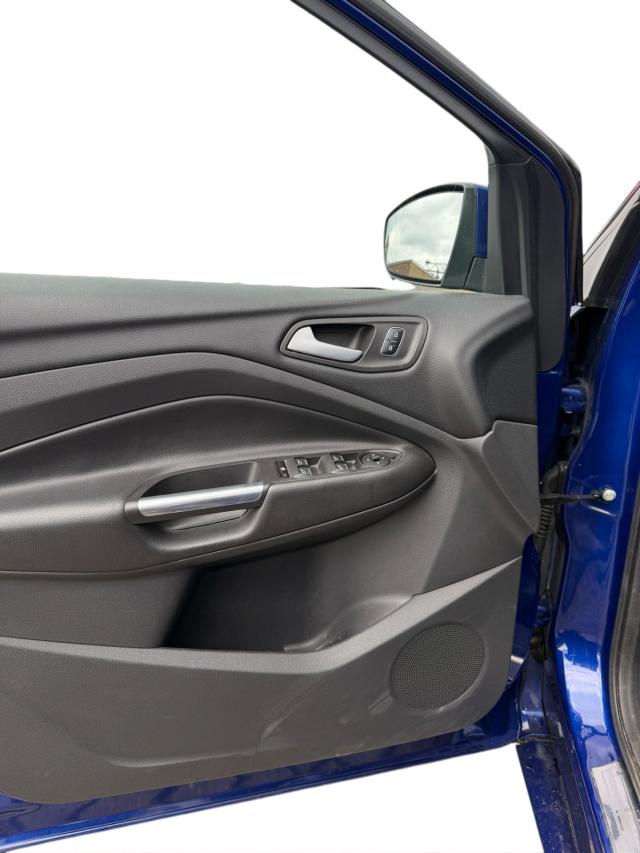 Ford Kuga ST-Line 4x4 AWD*Pano*NAVI*Apple*2J Garantie 