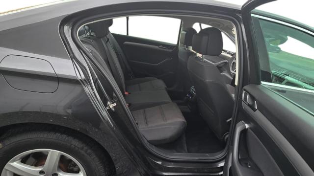 Volkswagen Passat Lim. 1.4TSI Comfortline BMT* Klima Navi 