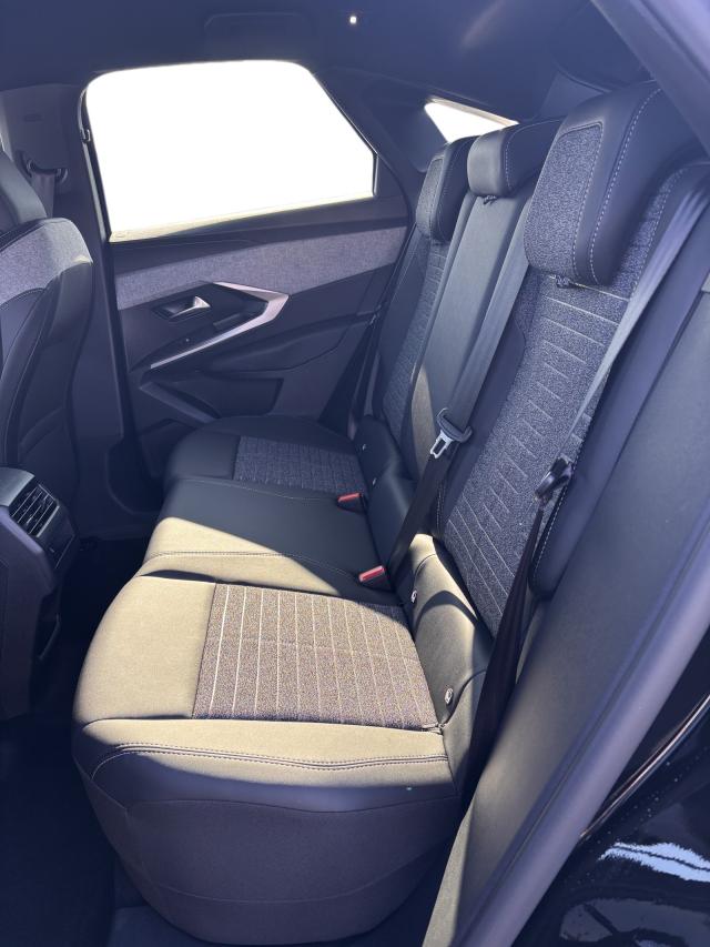 Peugeot 3008 Hybrid 145 e-DSC6 Allure*360*AHK*NAVI*ACC* 