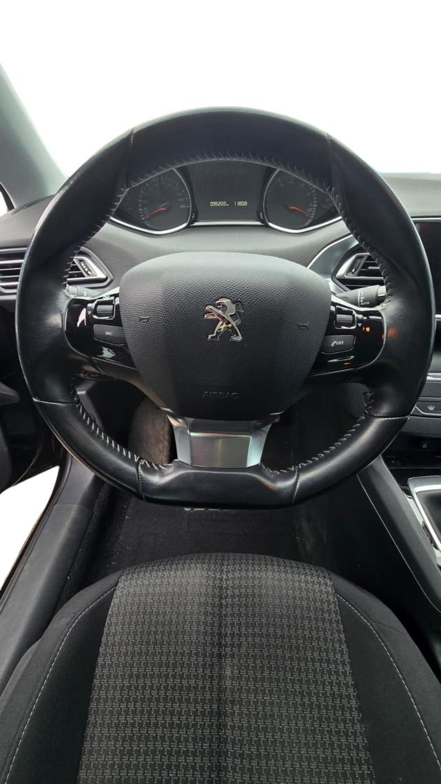 Peugeot 308 Active*LED*8-fach*T&Uuml;V 03/2027* Klima 