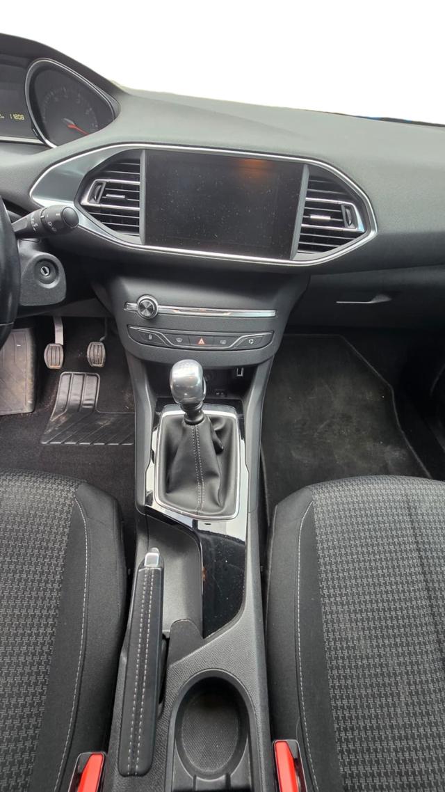 Peugeot 308 Active*LED*8-fach*T&Uuml;V 03/2027* Klima 