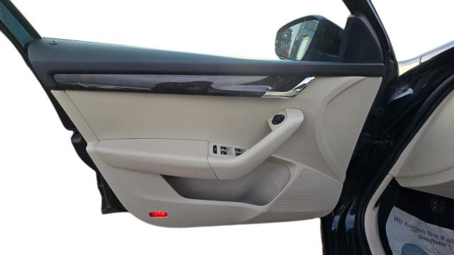 Skoda Octavia Lim. Elegance*NAVI*DAB* Klima Navi 