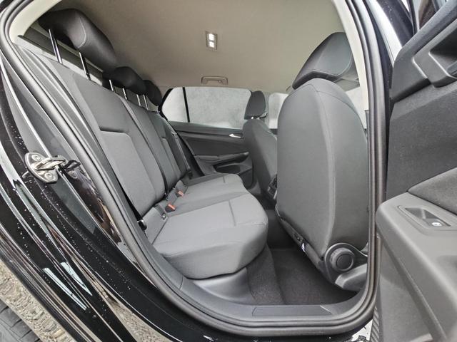 Volkswagen Golf 1.5 TSI 85 kW Limited AHK Kamera Keyless Start 