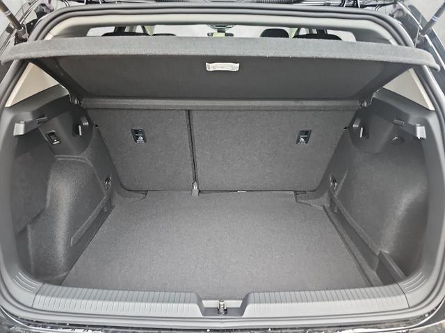 Volkswagen Golf 1.5 TSI 85 kW Limited AHK Kamera Keyless Start 