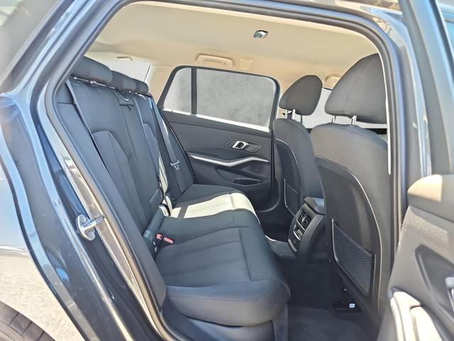 BMW 3er 320 d xDrive Advantage 320d Touring / Navi Induktiv. 
