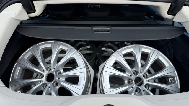 BMW 3er 320 d xDrive Advantage 320d Touring / Navi Induktiv. 