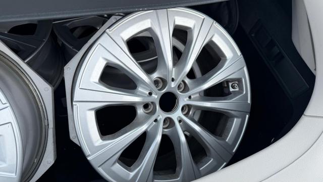 BMW 3er 320 d xDrive Advantage 320d Touring / Navi Induktiv. 