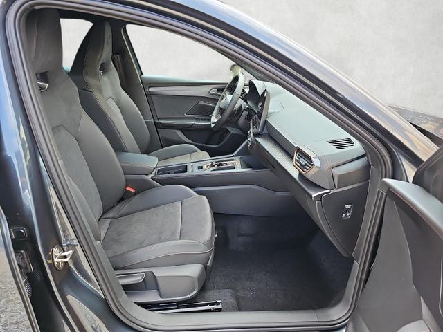 Cupra Leon Sportstourer 2.0 TSI 245 kW 4Drive VZ DSG / Sennh. 