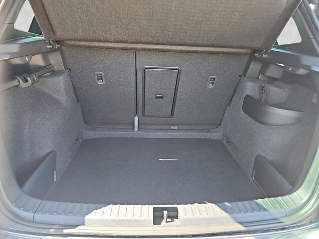 Skoda Karoq Sportline 1.5 TSI DSG / ACC Kessy 18Zoll 