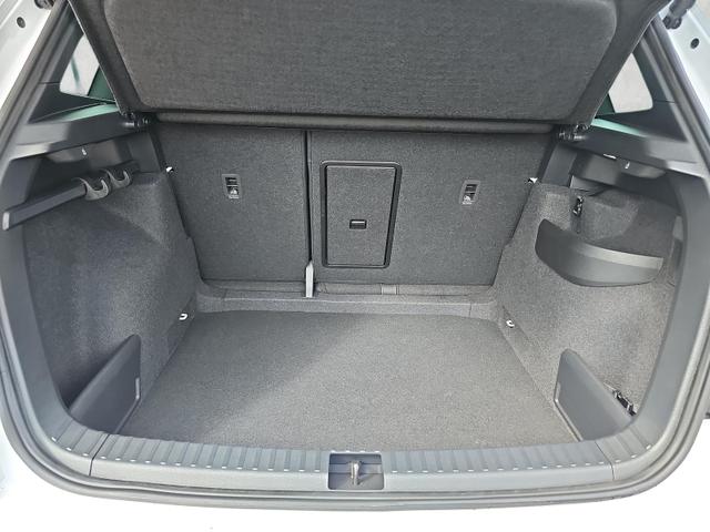 Skoda Karoq Sportline 1.5 TSI DSG / ACC Kessy 18Zoll 