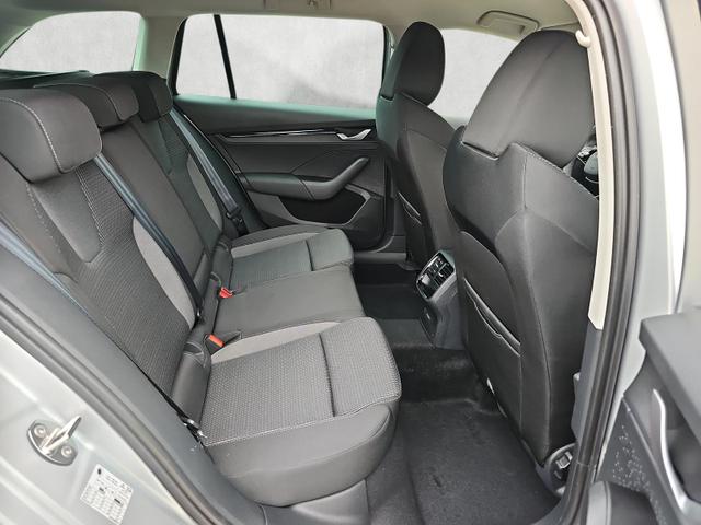 Skoda Octavia Combi 2.0 TDI 110 kW Selection DSG AHK / Kamera 