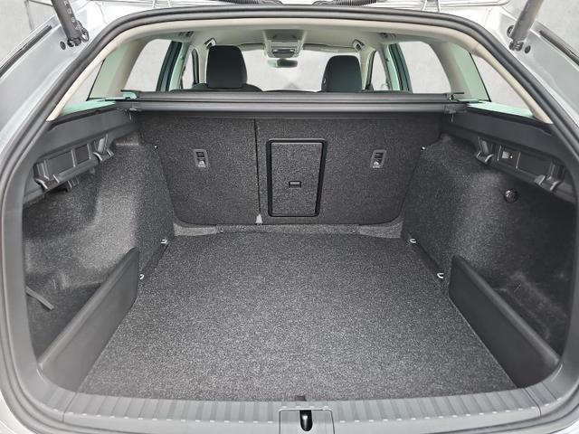 Skoda Octavia Combi 2.0 TDI 110 kW Selection DSG AHK / Kamera 