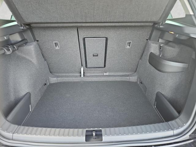 Skoda Karoq Drive 4x4 2.0 TDI DSG Selection ACC AHK Kamera 