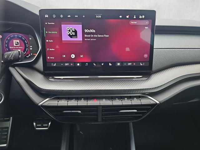 Skoda Octavia Combi 1.5 TSI mHEV 110 kW Sportline eTSI DSG Pano AHK 