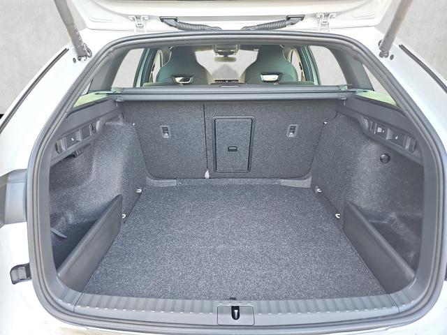 Skoda Octavia Combi 1.5 TSI mHEV 110 kW Sportline eTSI DSG Matrix AHK 
