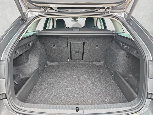 Skoda Octavia Combi 2.0 TDI 110 kW Selection DSG AHK / Kamera 