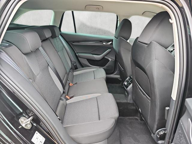 Skoda Octavia Combi 2.0 TDI 110 kW Selection DSG AHK / Kamera 