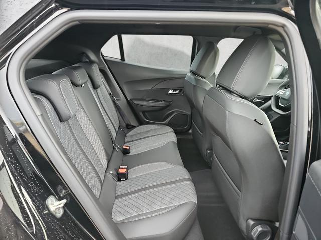 Peugeot 2008 Allure 1.2 PureTech / Mirrorscreen Tempom 