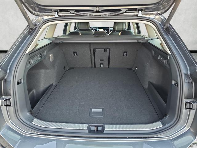 Volkswagen Passat Variant 2.0 TDI 110 kW Elegance DSG / Head-up 