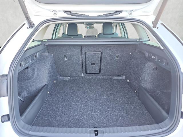 Skoda Octavia Combi 2.0 TDI 110 kW Selection DSG Navi ACC AHK 