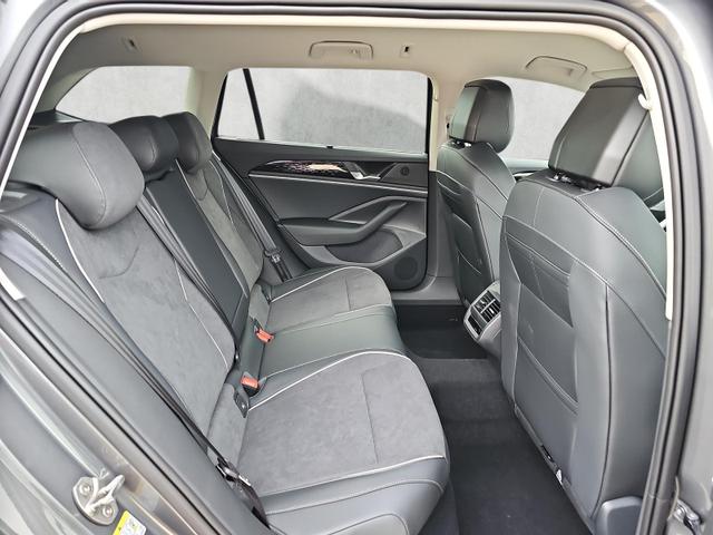 Volkswagen Passat Variant 2.0 TDI 110 kW Elegance DSG IQ.Light AHK 