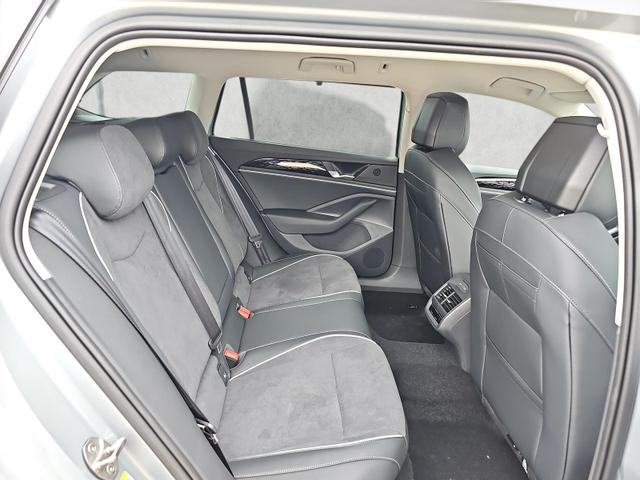 Volkswagen Passat Variant 2.0 TDI 110 kW Elegance DSG IQ.Light AHK 