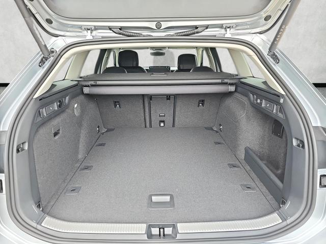 Volkswagen Passat Variant 2.0 TDI 110 kW Elegance DSG IQ.Light AHK 