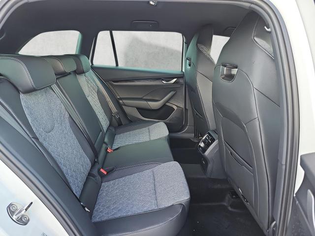 Skoda Octavia Combi 2.0 TSI 150 kW 4x4 Sportline DSG AHK schw 