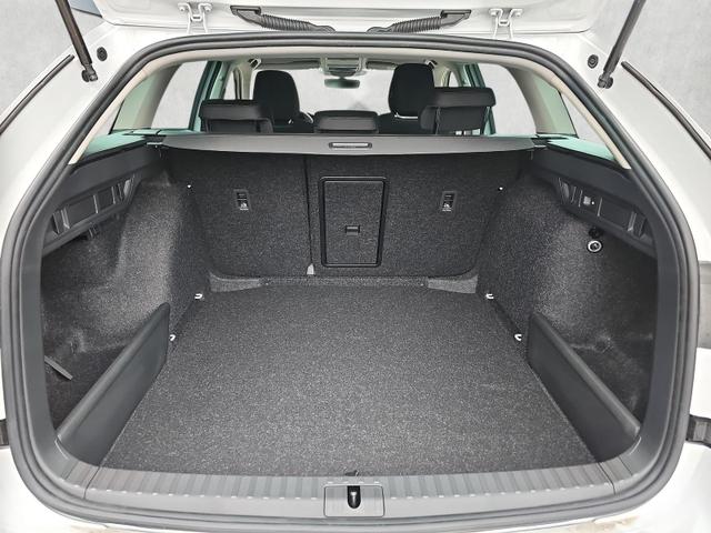 Skoda Octavia Combi 1.5 TSI mHEV 110 kW Selection eTSI DSG Navi AHK 