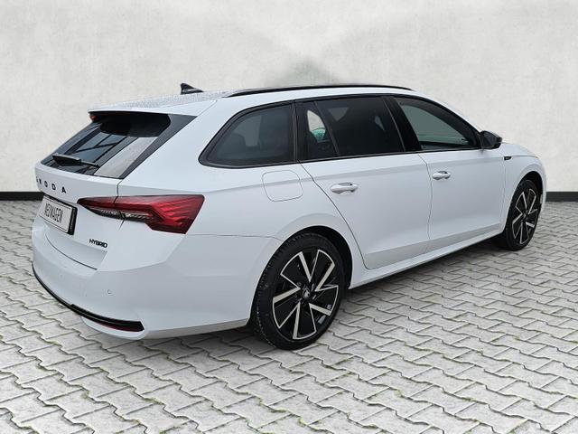 Skoda Octavia Combi 1.5 TSI mHEV 110 kW Sportline eTSI DSG Pano AHK 