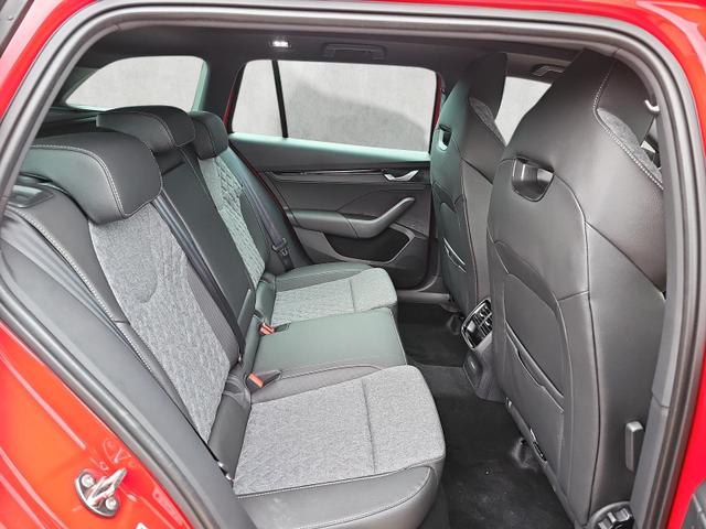 Skoda Octavia Combi 1.5 TSI mHEV 110 kW Sportline eTSI DSG Pano AHK 